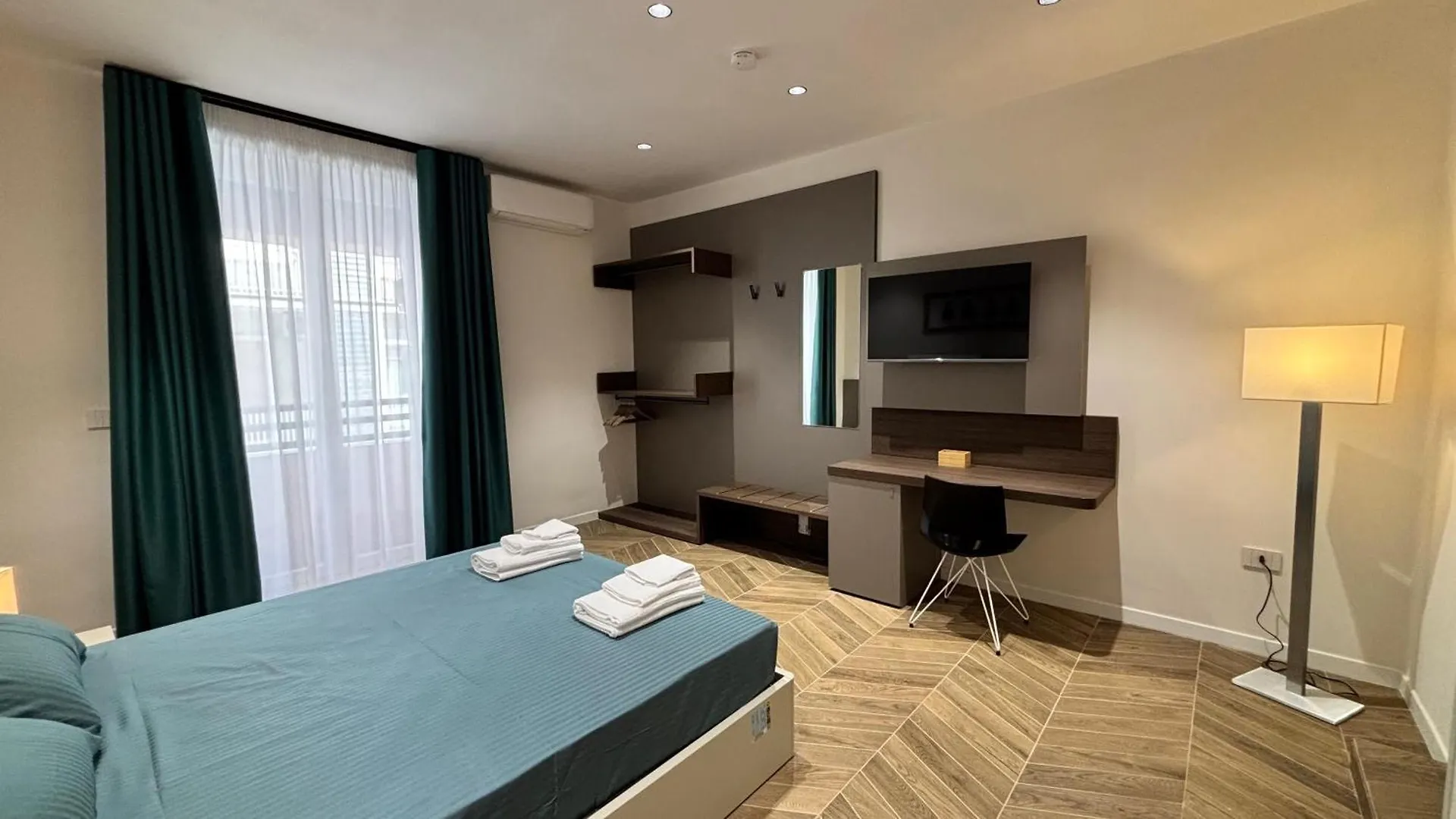 Seaside Suites Neapol