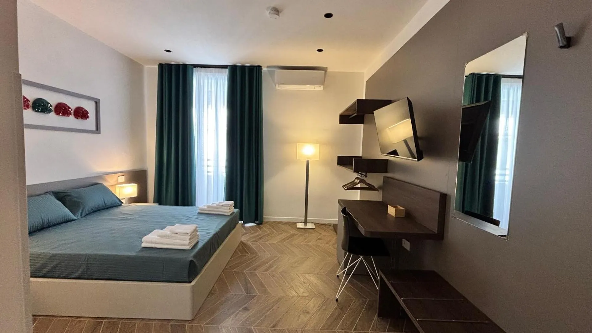 Seaside Suites Neapol