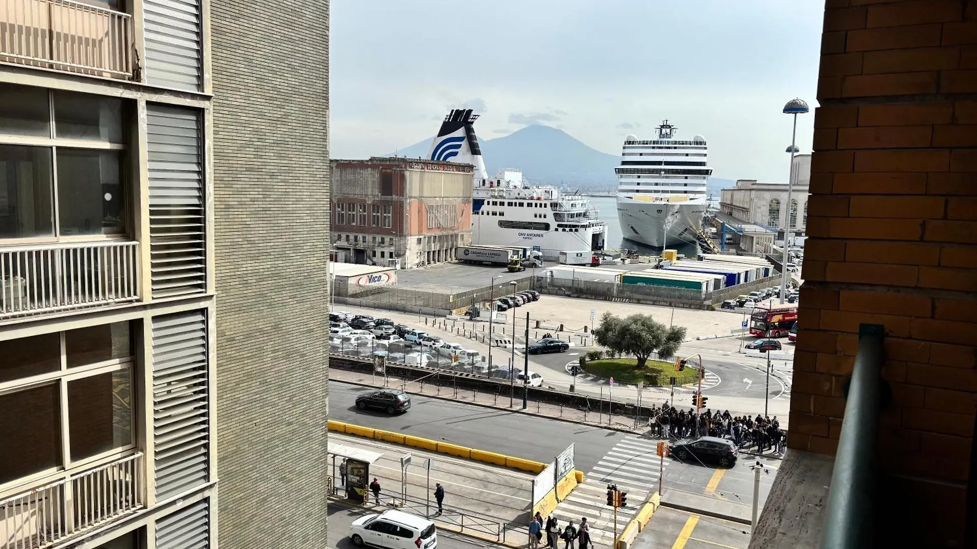 Seaside Suites Naples Guest house