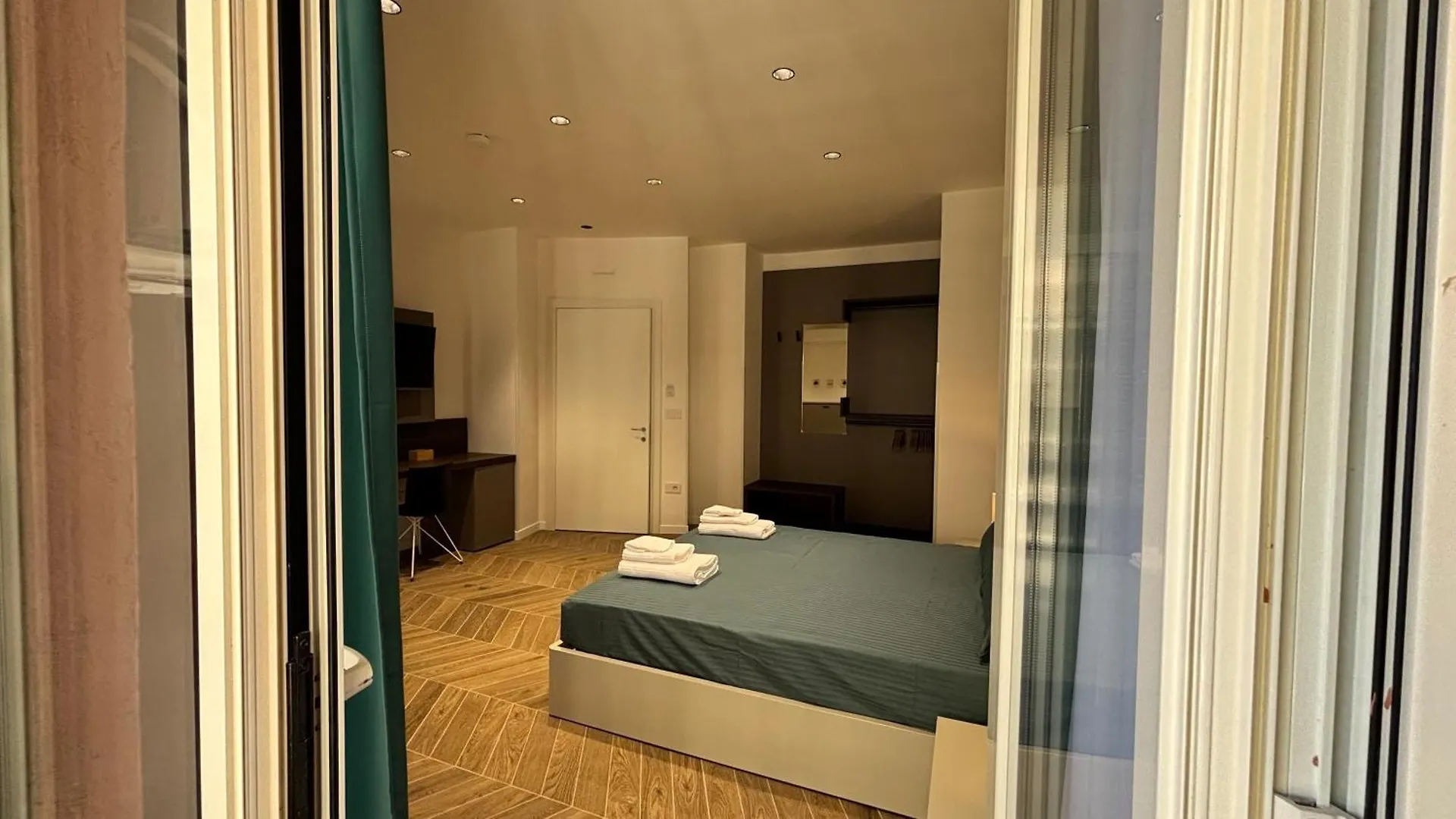 Guest house Seaside Suites Naples Italy