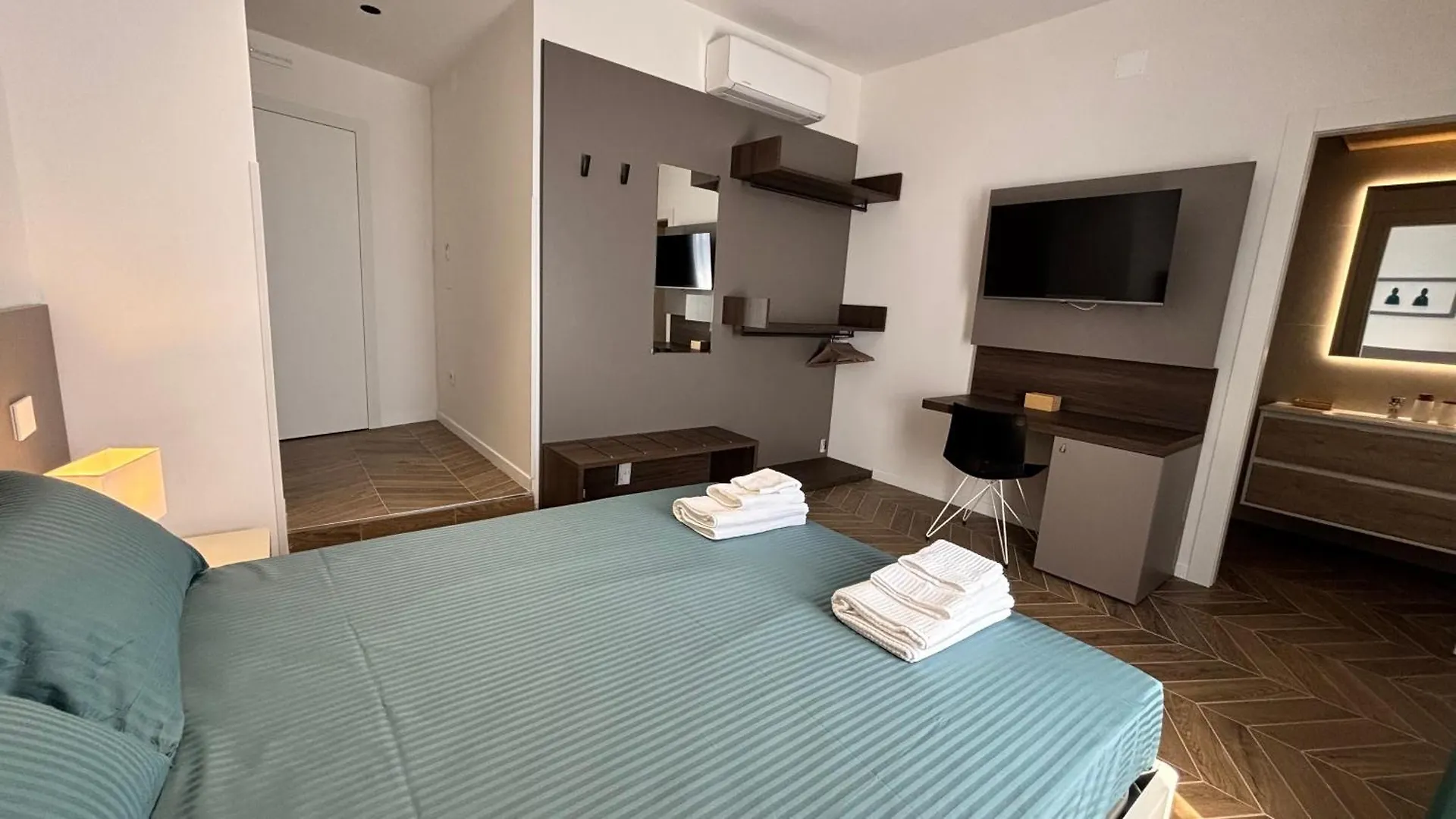 Seaside Suites Naples 0*,  Italy